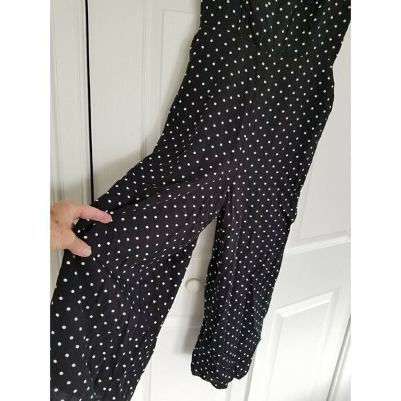 Old Navy Crop Leg Jumpsuit Polka Dot Black White Adjustable Strap Smocked XS - Picture 3 of 11